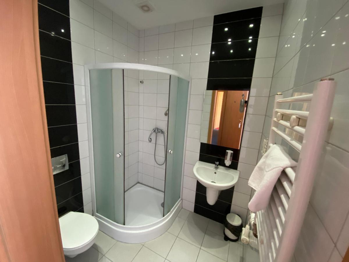 Międzyrzecz Hotel Tequila מראה חיצוני תמונה